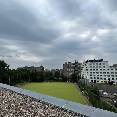 Modern Near Mauerpark ברלין