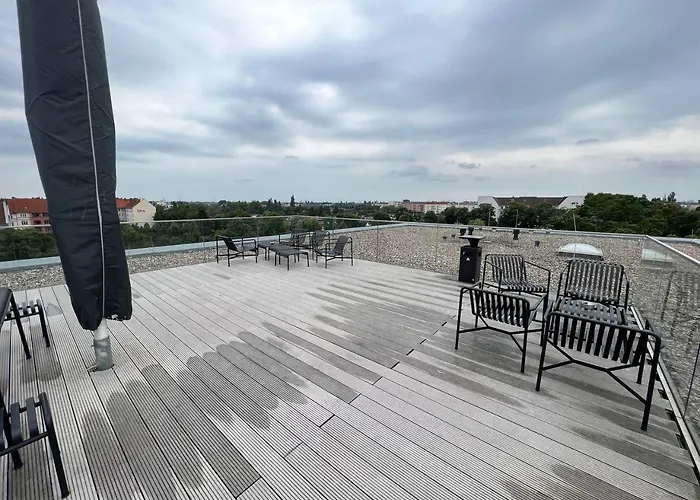 Modern Near Mauerpark ברלין